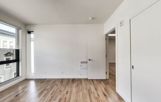 2 beds, 1 bath, $3,395, Unit 5 Hallam