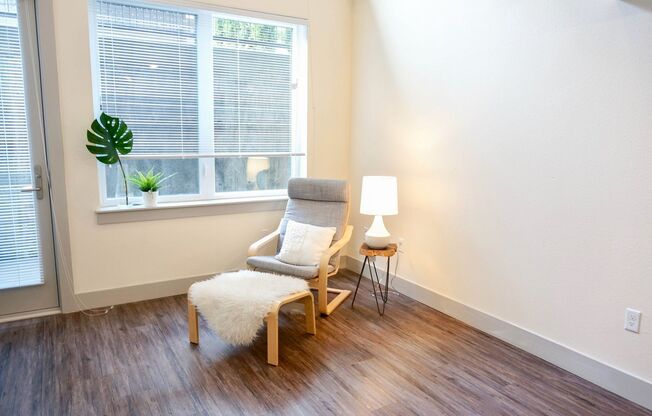 Studio, 1 bath, 302 sqft, $1,150, Unit 307*