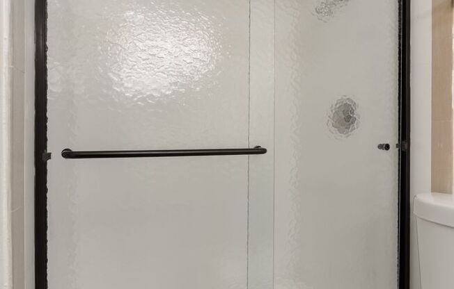 3 beds, 2 baths, 1,250 sqft, $2,800, Unit 101