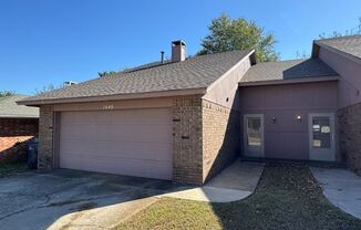 2 bed 2 bath duplex refreshed with new flooring and bathroom countertops and paint, spacious and ready for move in!