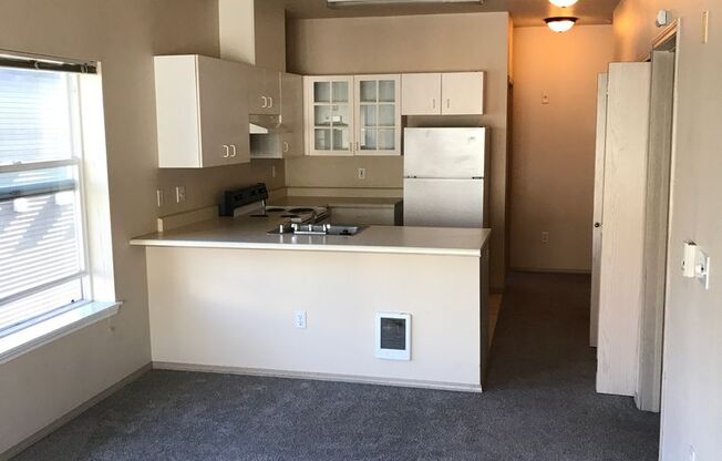 2 beds, 2 baths, $1,995, Unit 505