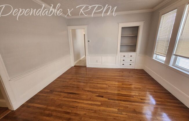 3 beds, 1 bath, 1,300 sqft, $2,900, Unit Unit 2
