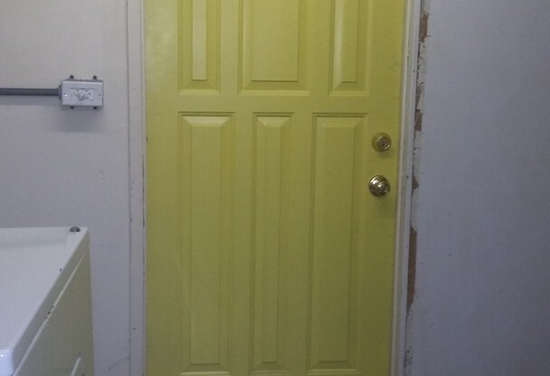 1 bedroom apartment near PSNS