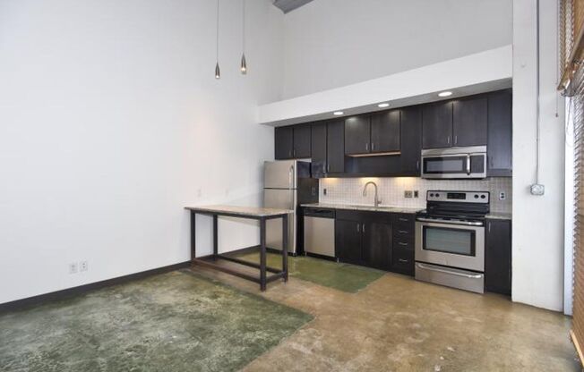 2 beds, 1 bath, 1,102 sqft, $1,299, Unit 3102