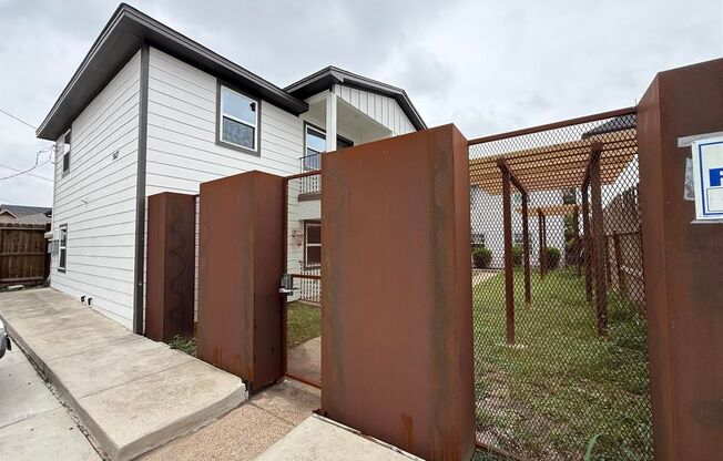 2 beds, 1 bath, 500 sqft, $1,245, Unit 1