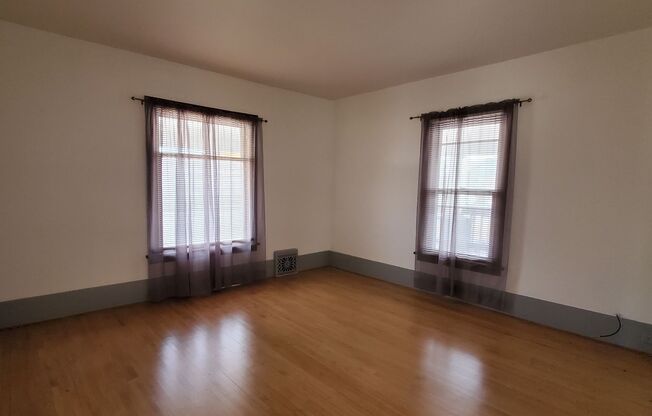 Charming Lower-Level Condo for Rent in Cadillac