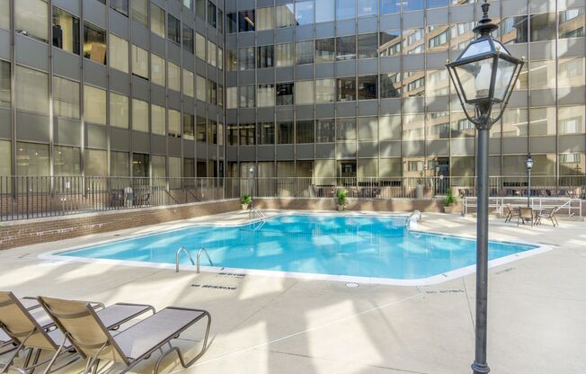 Studio, 1 bath, 470 sqft, $2,000