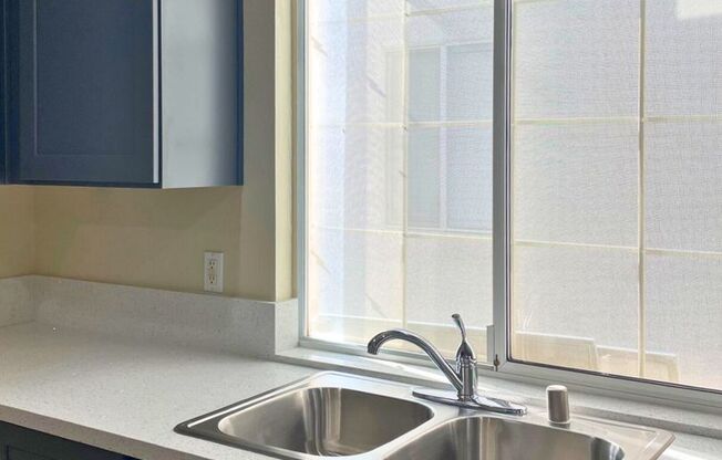 MOVE-IN READY 3BR/2.5BA SINGLE FAMILY HOME IN LAS VEGAS