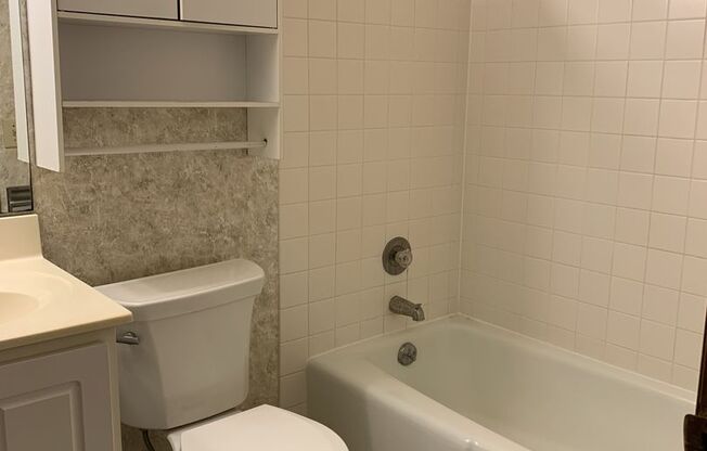 1 bed, 1 bath, $1,375, Unit 306