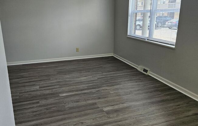 2 beds, 1 bath, 908 sqft, $835, Unit 5003 Sycamore