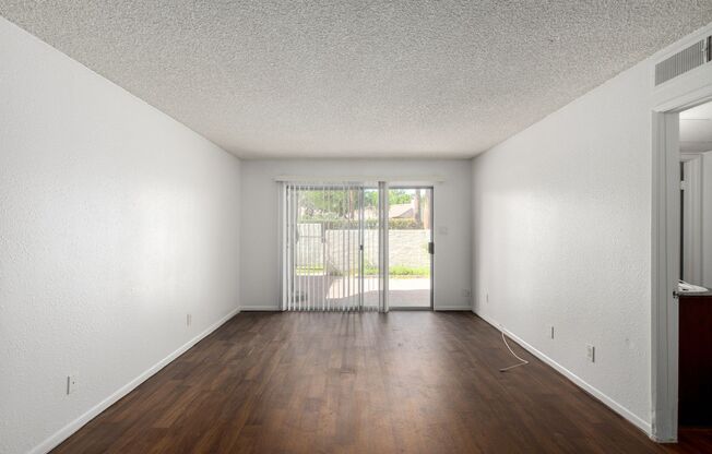 1 bed, 1 bath, 727 sqft, $1,425, Unit Q109