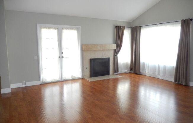 Updated 2Bed/ 2Bath Condo In Rancho Bernardo Includes: Garage/Cable/Water!