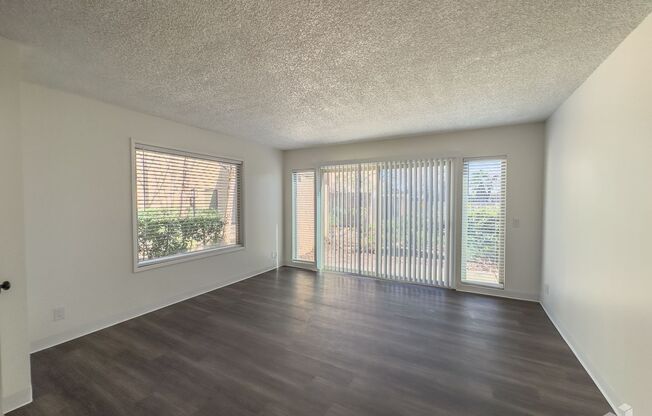 1 bed, 1 bath, $1,375, Unit 15