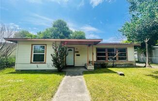 1541 Devon Dr
