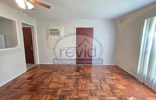 2 beds, 1 bath, $750, Unit 1280 #11