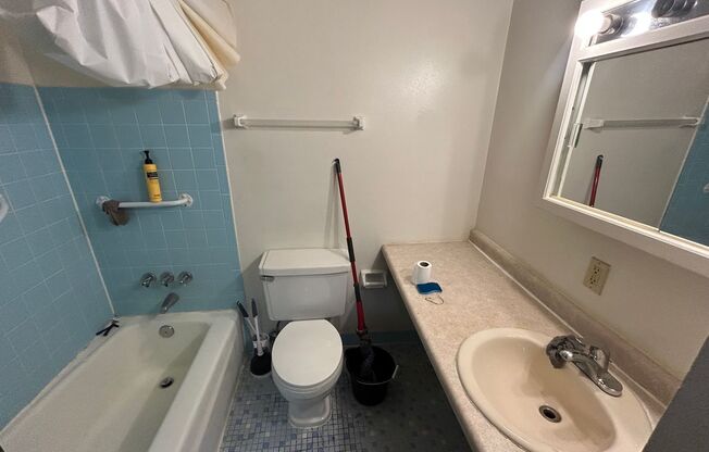 1 bed, 1 bath, $995, Unit 129