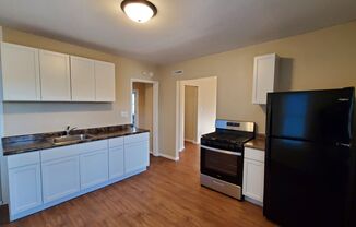 4 beds, 1 bath, 1,800 sqft, $1,795, Unit Upper