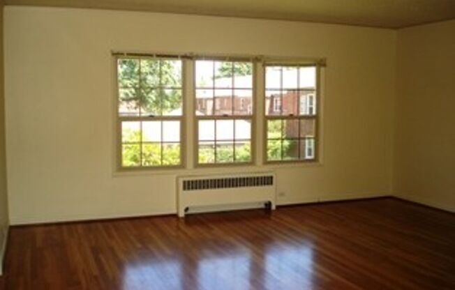 1 bed, 1 bath, 750 sqft, $1,515, Unit 33