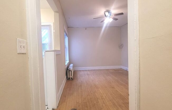 1 bed, 1 bath, $1,025, Unit 18