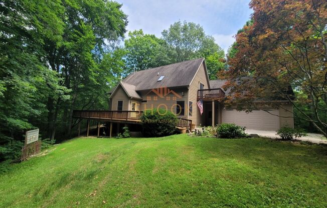 A Little Piece of Tennessee! Your Private Wooded Home!