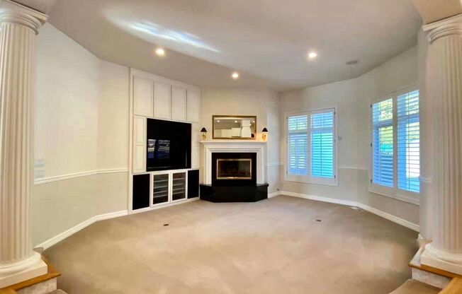 6 beds, 5.5 baths, $9,000