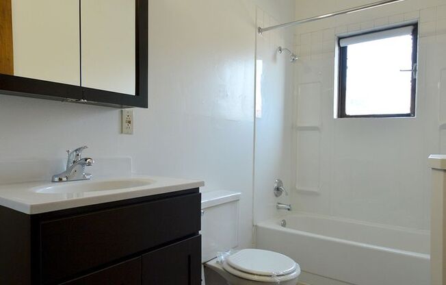 1 bed, 1 bath, 410 sqft, $965, Unit 19 - 201