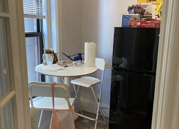 Studio, 1 bath, 319 sqft, $2,400, Unit 47