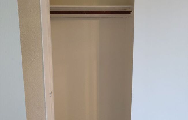 1 bed, 1 bath, 670 sqft, $1,250, Unit 212