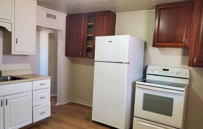 2 beds, 1 bath, $1,800