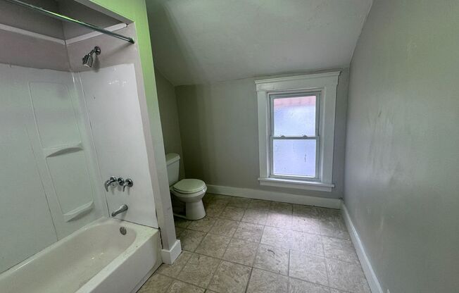 3 beds, 1 bath, $1,250