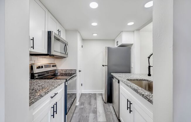 1 bed, 1 bath, 550 sqft, $1,168, Unit 01 - 4125-21
