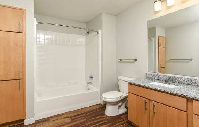 Dominium_900_Bathroom 1.jpg
