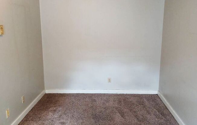 2 beds, 1 bath, 600 sqft, $725, Unit Apt. 4