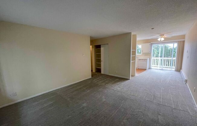 2 beds, 1 bath, $1,695, Unit 3