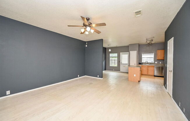 3 beds, 1.5 baths, 1,288 sqft, $1,377