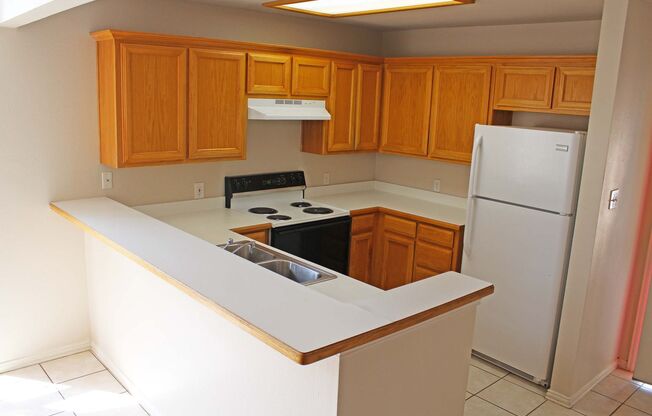 Great 3 Bdrm 2 Bath 1/2 Duplex in Denton Tx