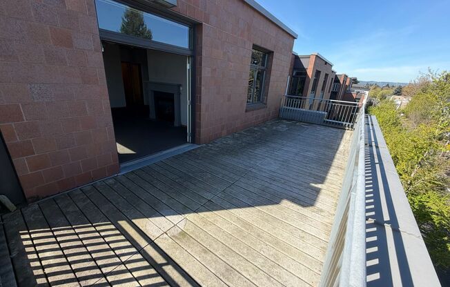 2 beds, 1 bath, 915 sqft, $2,275, Unit 414