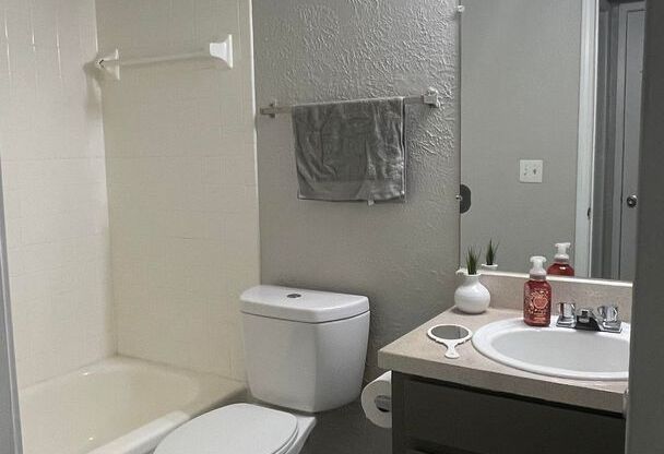 1 bed, 1 bath, 500 sqft, $778, Unit 05E