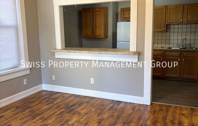 804 1/2 E MAIN ST