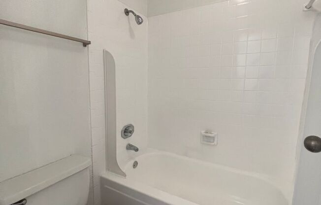 1 bed, 1.5 baths, 776 sqft, $975, Unit 25-1203