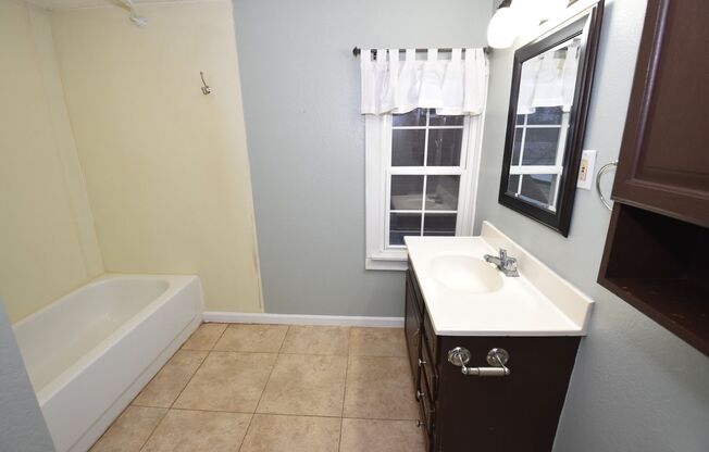 4 beds, 1 bath, $1,400