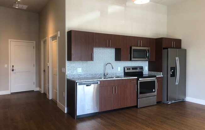 Studio, 1 bath, 649 sqft, $1,400, Unit 209
