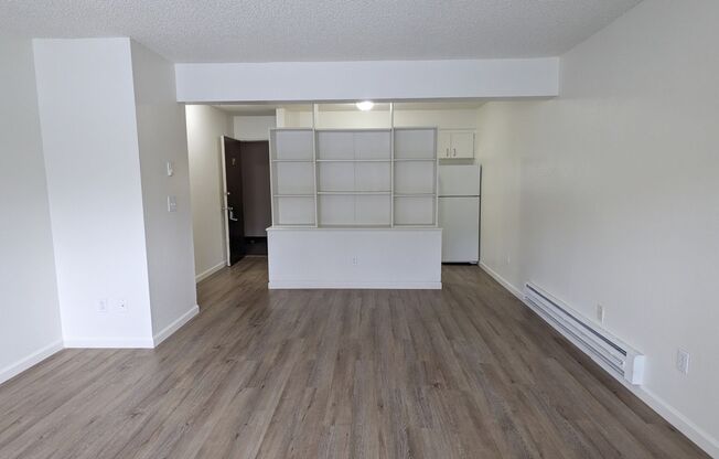 1 bed, 1 bath, 700 sqft, $1,295, Unit #21