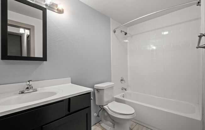 1 bed, 1 bath, 515 sqft, $950, Unit 228