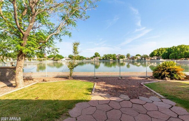10929 W PALM LN
