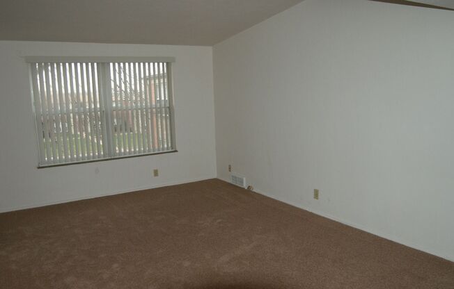 2 beds, 1 bath, 830 sqft, $840, Unit 1610D