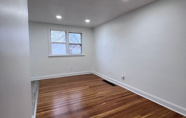 3 beds, 1 bath, $1,850