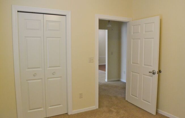 2 beds, 1 bath, 974 sqft, $1,275, Unit 705-201