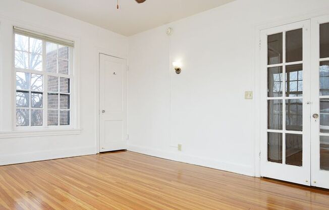 2 beds, 1 bath, 816 sqft, $1,320, Unit 24 - 215