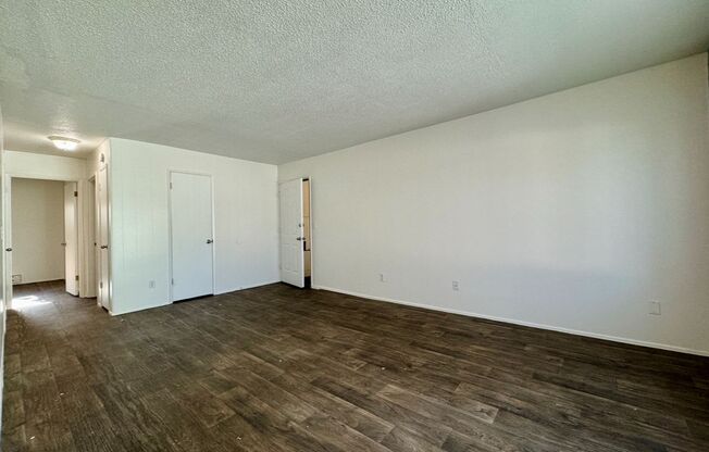 2 beds, 1 bath, 850 sqft, $1,499, Unit 26